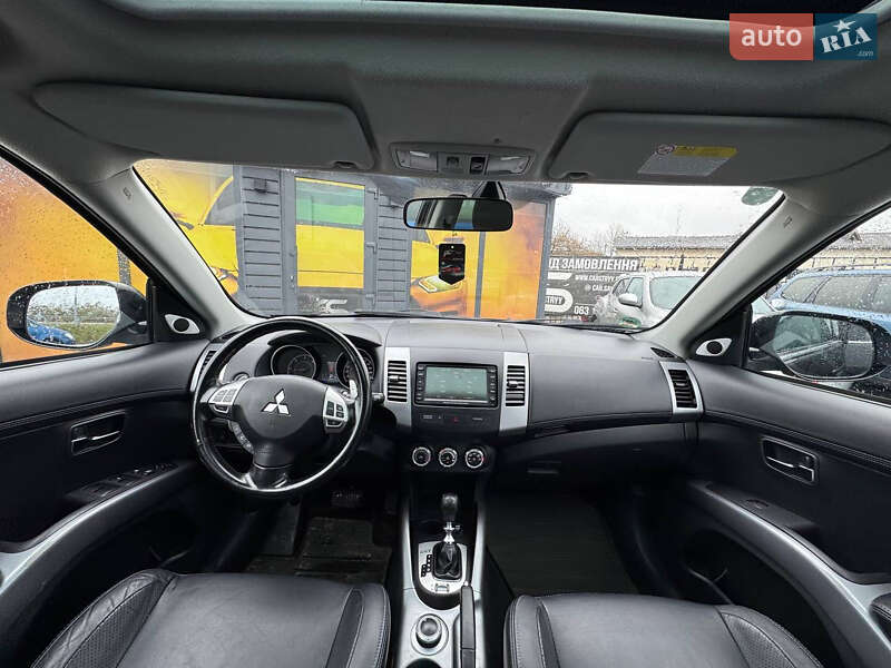Позашляховик / Кросовер Mitsubishi Outlander 2010 в Стрию