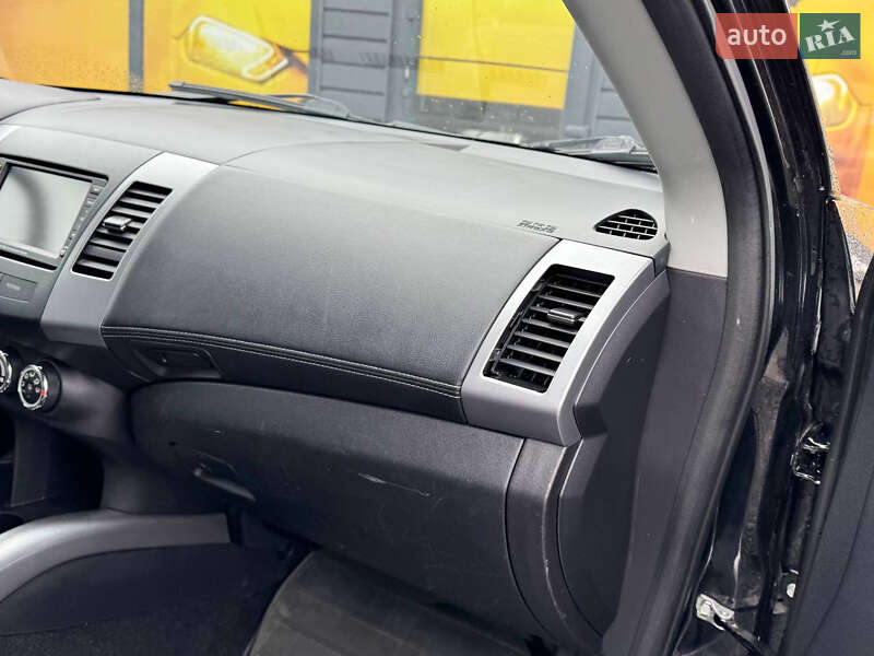 Позашляховик / Кросовер Mitsubishi Outlander 2010 в Стрию