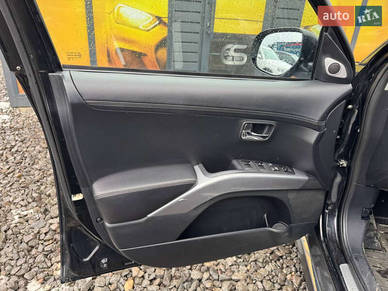 Позашляховик / Кросовер Mitsubishi Outlander 2010 в Стрию