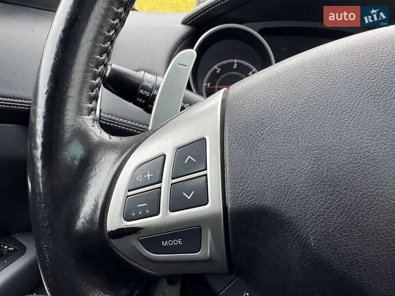 Позашляховик / Кросовер Mitsubishi Outlander 2010 в Стрию
