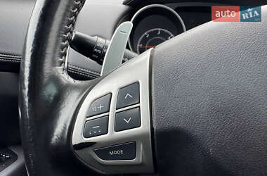 Внедорожник / Кроссовер Mitsubishi Outlander 2010 в 