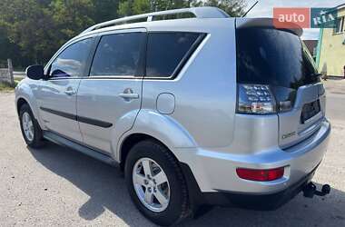 Внедорожник / Кроссовер Mitsubishi Outlander 2011 в 