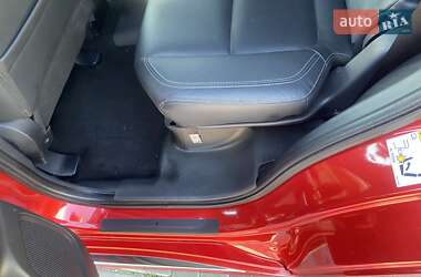 Позашляховик / Кросовер Mitsubishi Outlander 2019 в 