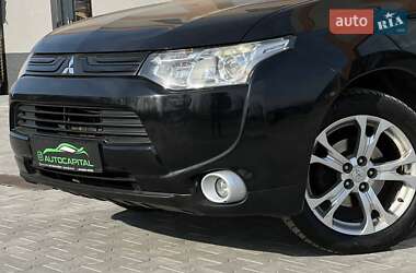 Позашляховик / Кросовер Mitsubishi Outlander 2012 в 