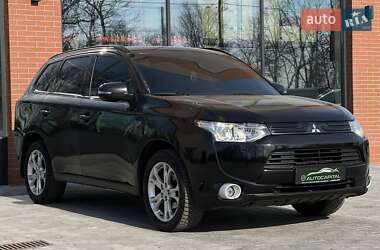 Позашляховик / Кросовер Mitsubishi Outlander 2012 в 