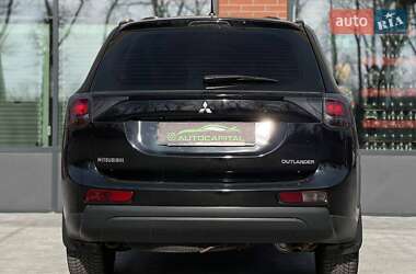 Позашляховик / Кросовер Mitsubishi Outlander 2012 в 