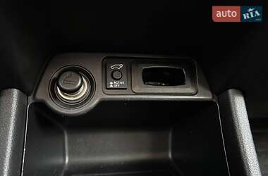 Позашляховик / Кросовер Mitsubishi Outlander 2012 в 