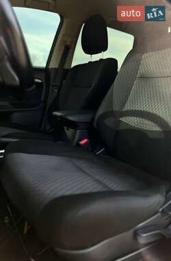 Позашляховик / Кросовер Mitsubishi Outlander 2012 в 
