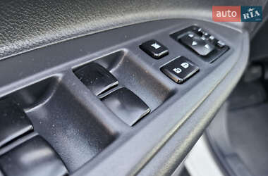 Позашляховик / Кросовер Mitsubishi Outlander 2013 в 