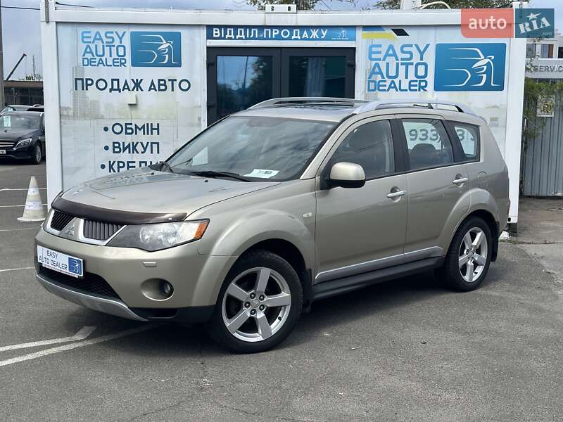 Внедорожник / Кроссовер Mitsubishi Outlander 2009 в 