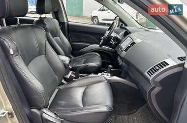 Внедорожник / Кроссовер Mitsubishi Outlander 2009 в 