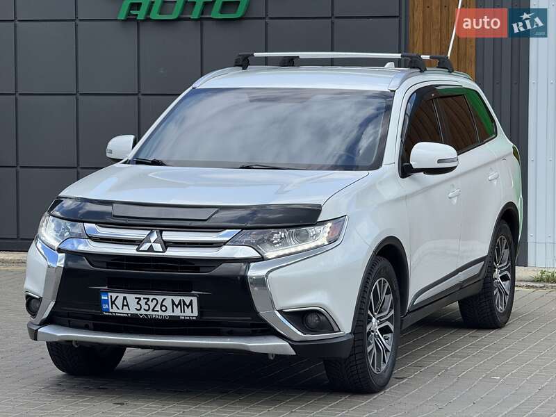 Внедорожник / Кроссовер Mitsubishi Outlander 2016 в Одессе