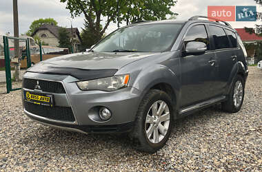 Внедорожник / Кроссовер Mitsubishi Outlander 2013 в 