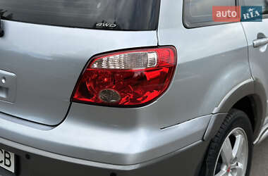 Позашляховик / Кросовер Mitsubishi Outlander 2006 в 