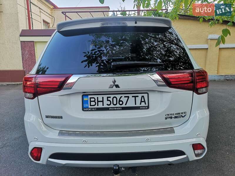 Позашляховик / Кросовер Mitsubishi Outlander 2015 в Ізмаїлі
