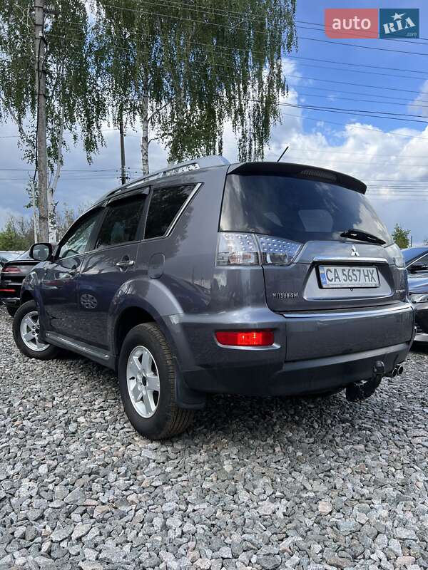 Внедорожник / Кроссовер Mitsubishi Outlander 2009 в Смеле