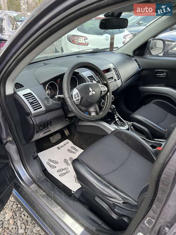 Внедорожник / Кроссовер Mitsubishi Outlander 2009 в Смеле