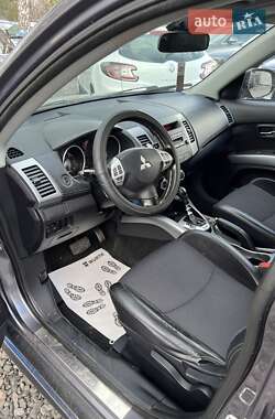 Внедорожник / Кроссовер Mitsubishi Outlander 2009 в 