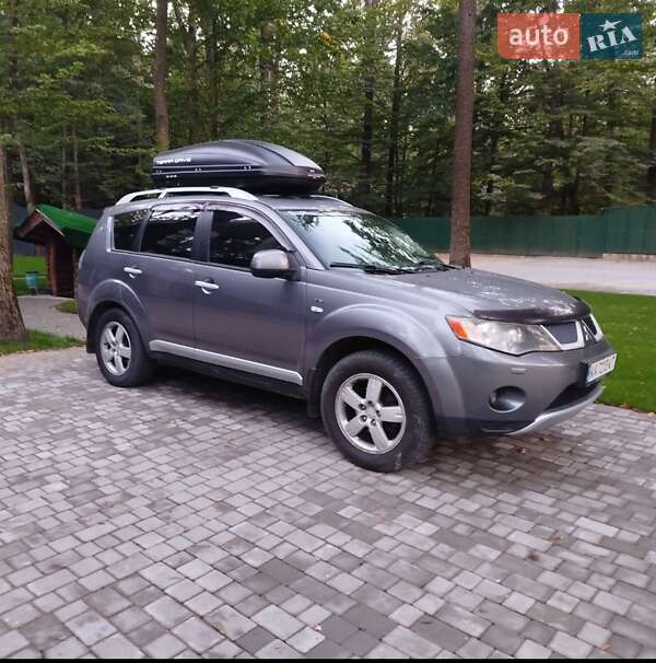 Внедорожник / Кроссовер Mitsubishi Outlander 2008 в 