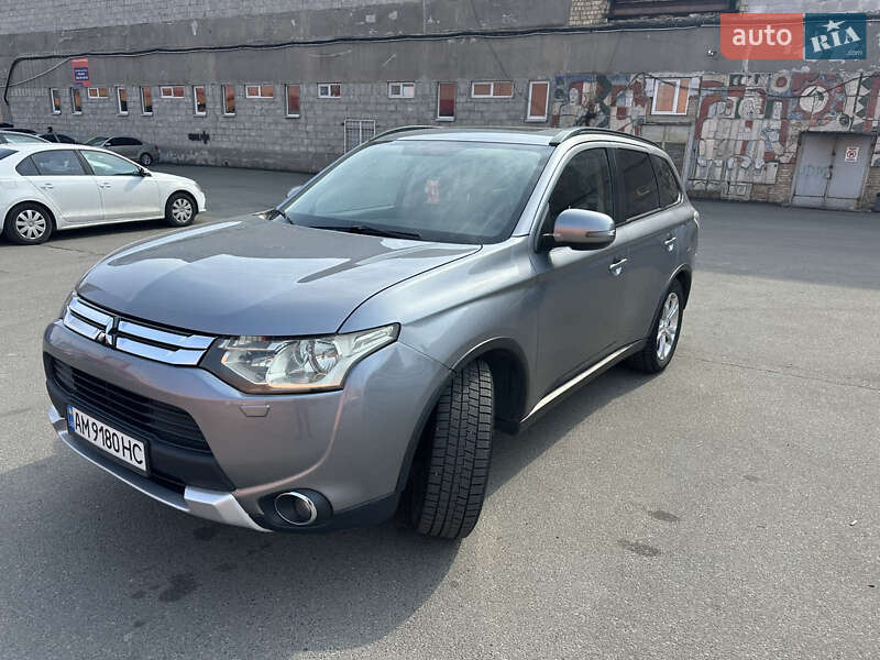 Mitsubishi Outlander 2015