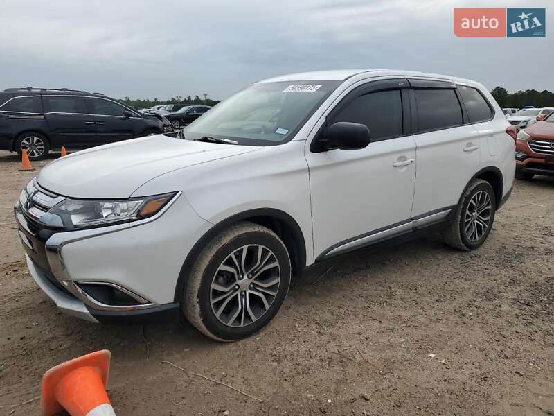 Внедорожник / Кроссовер Mitsubishi Outlander 2018 в 
