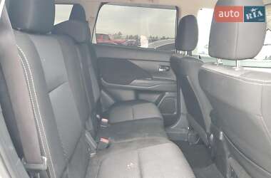 Внедорожник / Кроссовер Mitsubishi Outlander 2018 в 