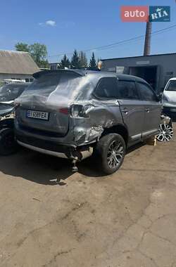 Внедорожник / Кроссовер Mitsubishi Outlander 2015 в 