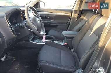 Внедорожник / Кроссовер Mitsubishi Outlander 2018 в 