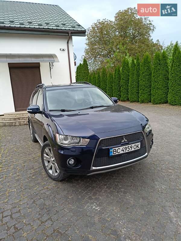 Mitsubishi Outlander 2011