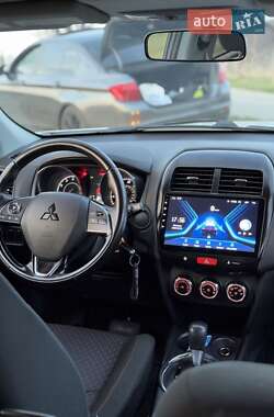 Позашляховик / Кросовер Mitsubishi Outlander 2016 в Дніпрі