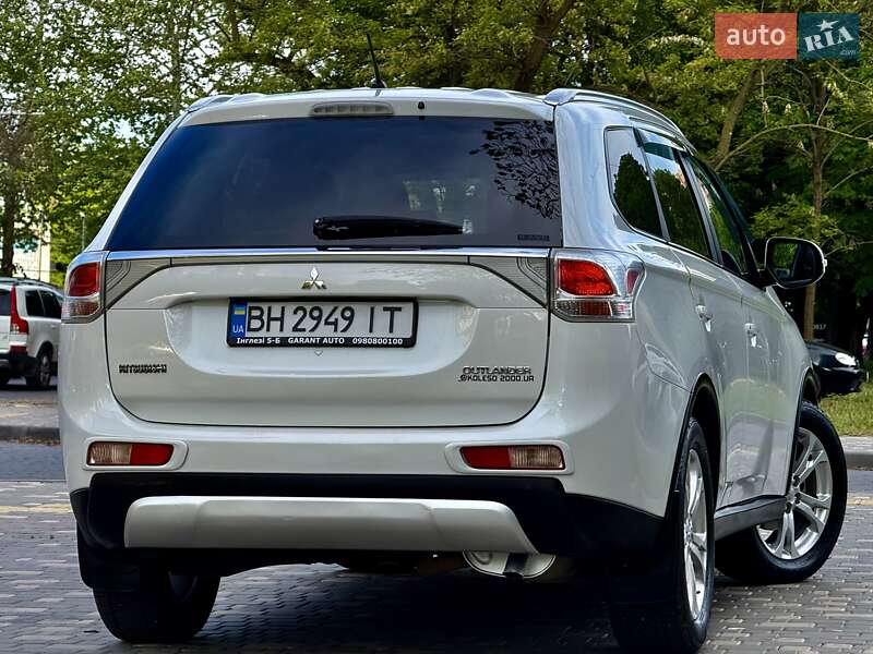 Позашляховик / Кросовер Mitsubishi Outlander 2015 в Одесі