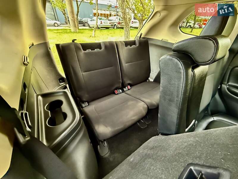 Позашляховик / Кросовер Mitsubishi Outlander 2015 в Одесі