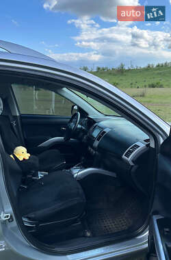 Позашляховик / Кросовер Mitsubishi Outlander 2008 в 