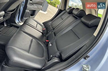 Внедорожник / Кроссовер Mitsubishi Outlander 2014 в 
