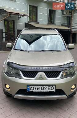 Внедорожник / Кроссовер Mitsubishi Outlander 2007 в 