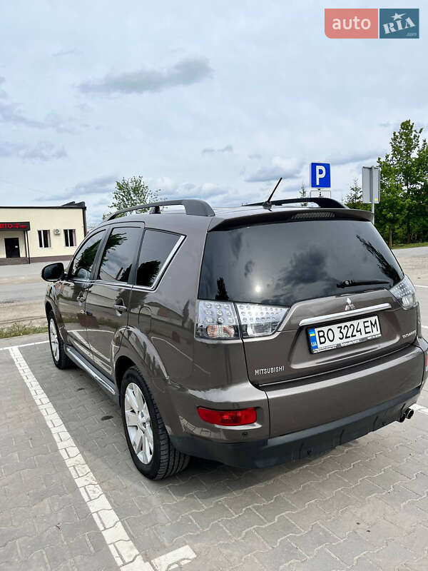 Позашляховик / Кросовер Mitsubishi Outlander 2011 в Тернополі фото 3 Позашляховик / Кросовер Mitsubishi Outlander 2011 в Тернополі
