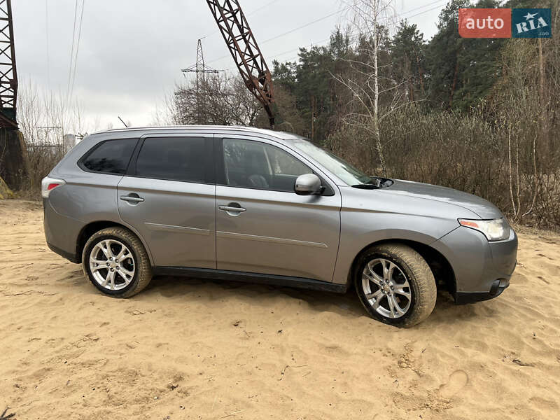 Позашляховик / Кросовер Mitsubishi Outlander 2013 в Києві фото 4 Позашляховик / Кросовер Mitsubishi Outlander 2013 в Києві