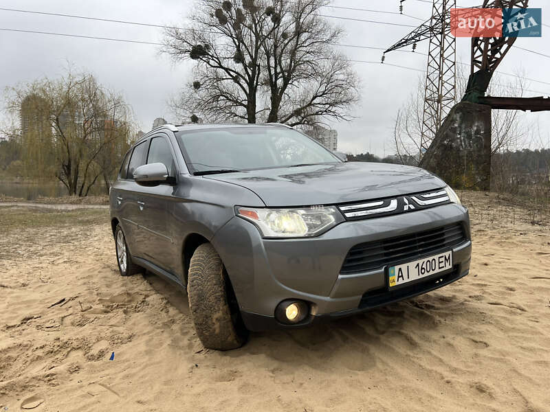 Позашляховик / Кросовер Mitsubishi Outlander 2013 в Києві фото 5 Позашляховик / Кросовер Mitsubishi Outlander 2013 в Києві