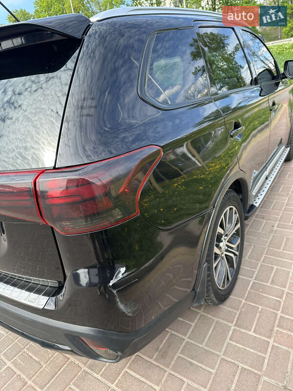 Позашляховик / Кросовер Mitsubishi Outlander 2015 в Полтаві