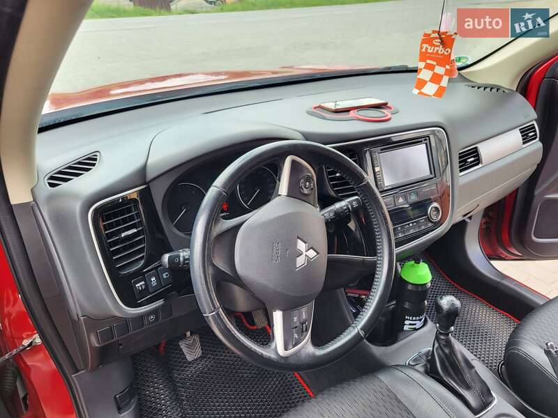 Позашляховик / Кросовер Mitsubishi Outlander 2014 в Івано-Франківську фото 8 Позашляховик / Кросовер Mitsubishi Outlander 2014 в Івано-Франківську