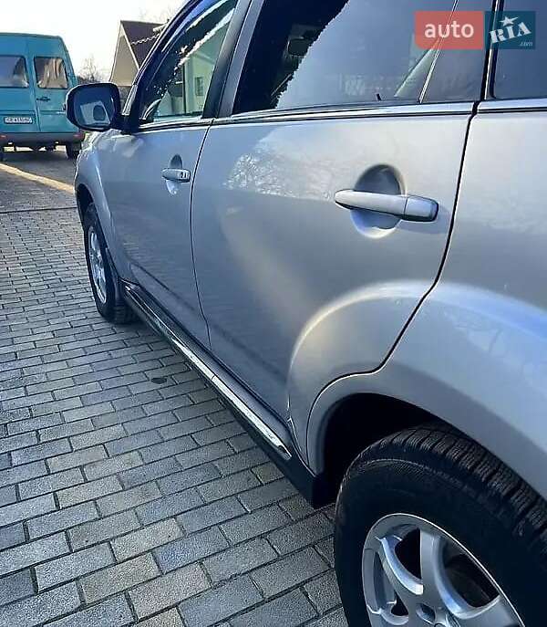 Позашляховик / Кросовер Mitsubishi Outlander 2011 в Мілієве