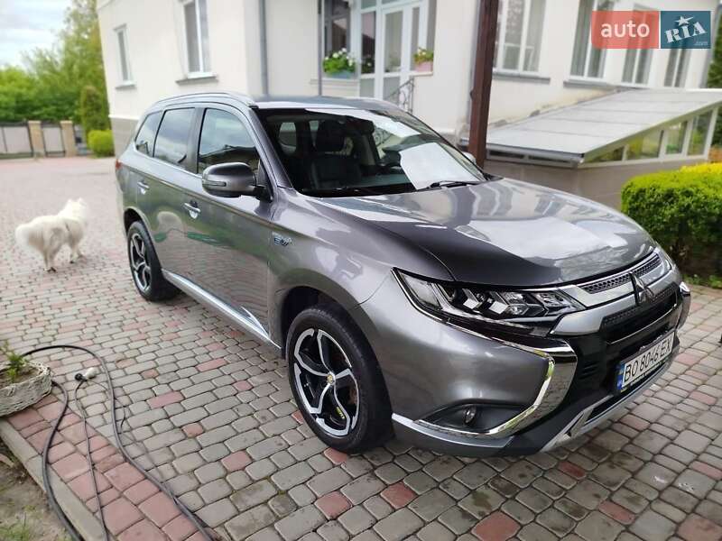 Позашляховик / Кросовер Mitsubishi Outlander 2018 в Тернополі