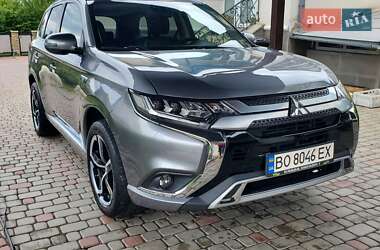 Внедорожник / Кроссовер Mitsubishi Outlander 2018 в Тернополе