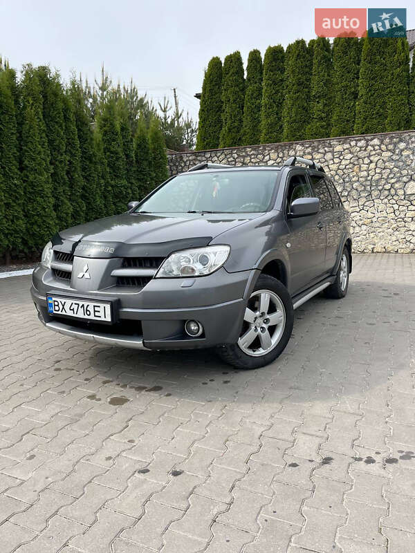Внедорожник / Кроссовер Mitsubishi Outlander 2006 в 