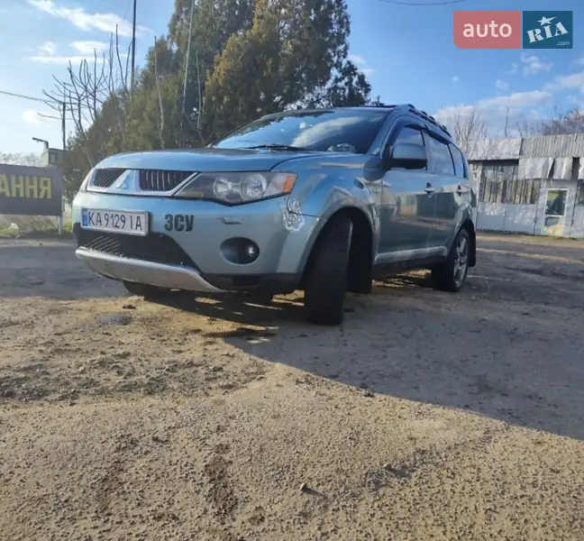 Mitsubishi Outlander