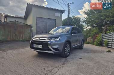 Внедорожник / Кроссовер Mitsubishi Outlander 2017 в Харькове