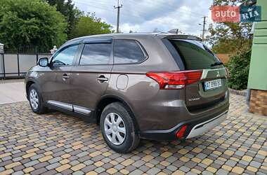 Внедорожник / Кроссовер Mitsubishi Outlander 2021 в 