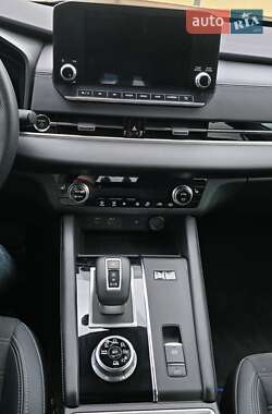 Внедорожник / Кроссовер Mitsubishi Outlander 2023 в 