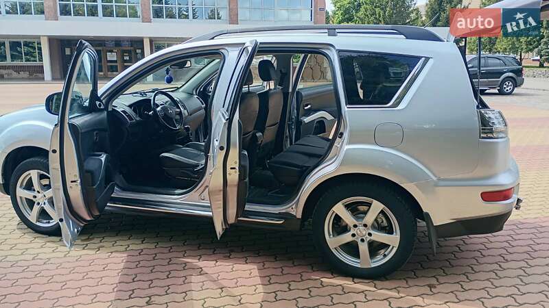 Позашляховик / Кросовер Mitsubishi Outlander 2012 в Корсунь-Шевченківському