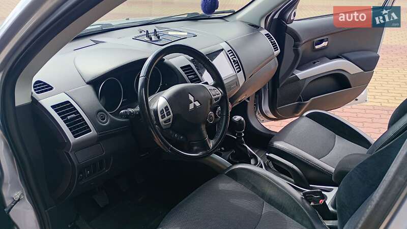 Позашляховик / Кросовер Mitsubishi Outlander 2012 в Корсунь-Шевченківському